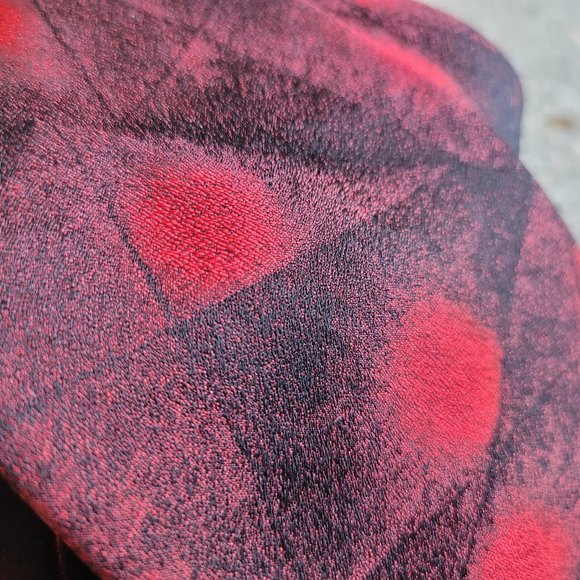 3/$20 - Guy Laroche Paris 100% silk Tie - Picture 2 of 3